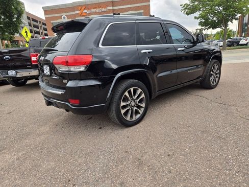 Used 2017 Jeep Grand Cherokee Overland w/ Jeep Active Safety Group image 9