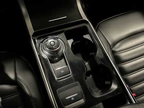 Used 2019 Ford Edge SEL w/ Equipment Group 201A image 9