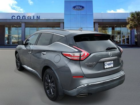 Used 2017 Nissan Murano SV w/ Premium Plus Package image 2