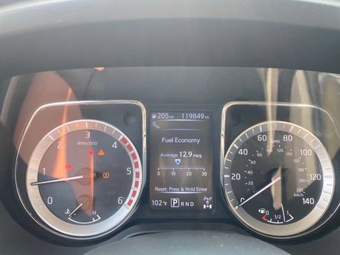Used 2016 Nissan Titan SL AWD/4WD image 30