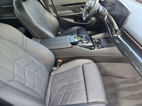 Used 2024 BMW 530i 530i w/ M Sport Package image 13