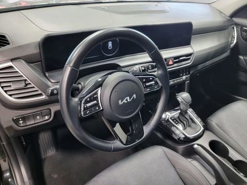 Used 2024 Kia Seltos EX AWD/4WD image 11