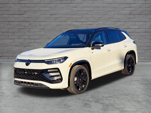 New 2026 Volkswagen Tiguan SE R-Line FWD image 3