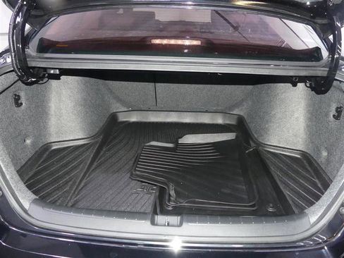 Used 2019 Honda Accord Touring image 9