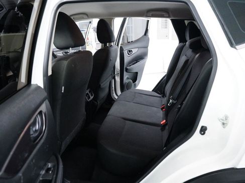 Used 2019 Nissan Rogue Sport S image 11