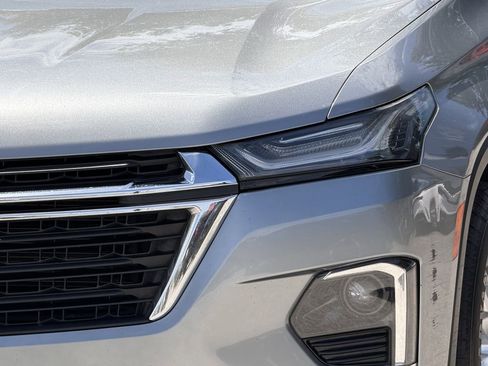 Used 2023 Chevrolet Traverse LS FWD image 11
