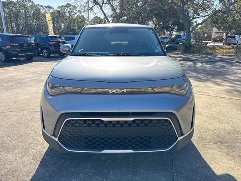Used 2023 Kia Soul LX w/ LX Technology Package image 8