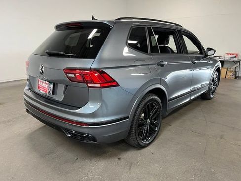 Used 2022 Volkswagen Tiguan SE R-Line FWD image 3