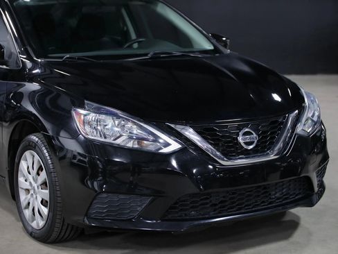 Used 2017 Nissan Sentra S image 2
