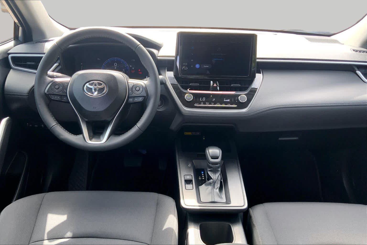 Used 2026 Toyota Corolla Cross LE FWD image 15