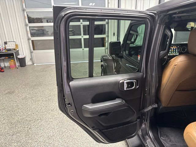 Used 2022 Jeep Wrangler Unlimited Sahara w/ LED Lighting Group AWD/4WD image 14