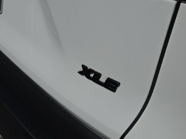 Used 2024 Toyota RAV4 XLE FWD image 6