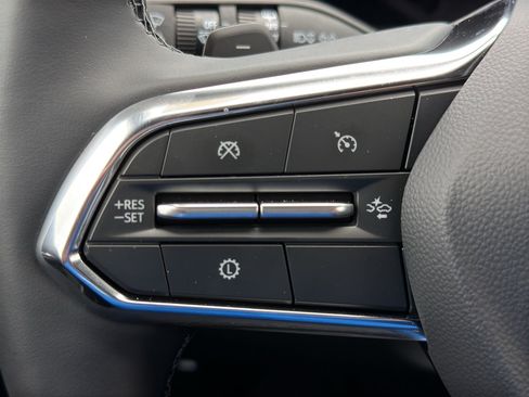 New 2027 Chevrolet Equinox LT w/ Convenience Package II AWD/4WD image 16