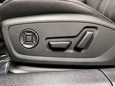 Used 2025 Audi A5 2.0T Premium Plus AWD/4WD image 39