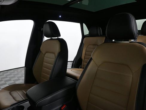 Used 2022 Volkswagen Atlas Cross Sport SEL Premium R-Line image 5