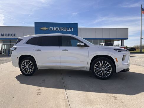 Certified 2025 Buick Enclave Avenir w/ Super Cruise Package image 2