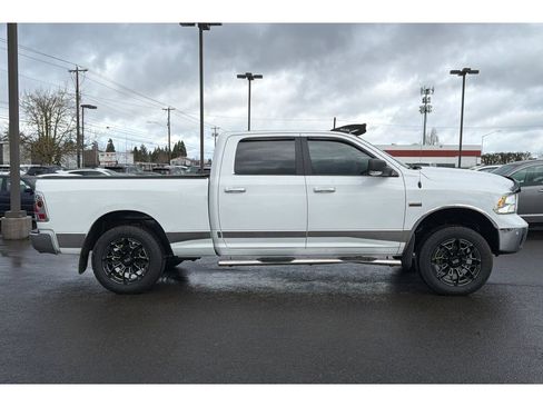 Used 2017 RAM 1500 Big Horn image 3