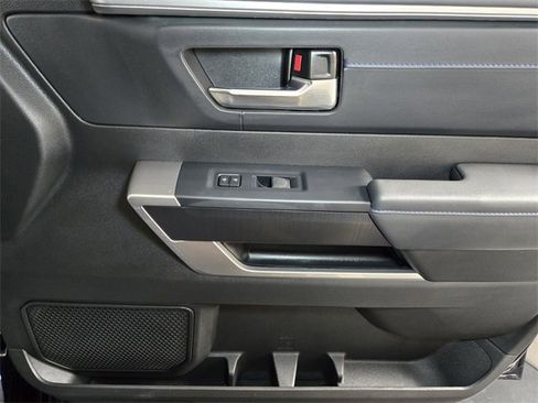 Used 2025 Toyota Sequoia Platinum image 27