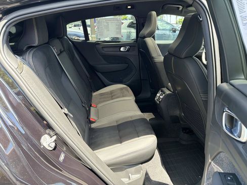 Certified 2023 Volvo C40 P8 Recharge Ultimate w/ Protection Package Premier AWD/4WD image 24