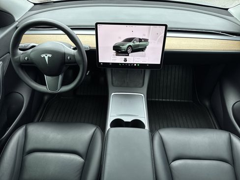 Used 2022 Tesla Model Y Long Range AWD/4WD image 25