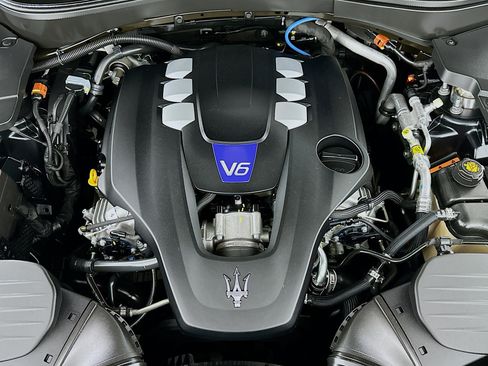 Used 2023 Maserati Levante Modena image 31