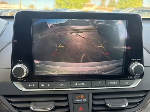 Used 2024 Nissan Altima 2.5 SV image 32