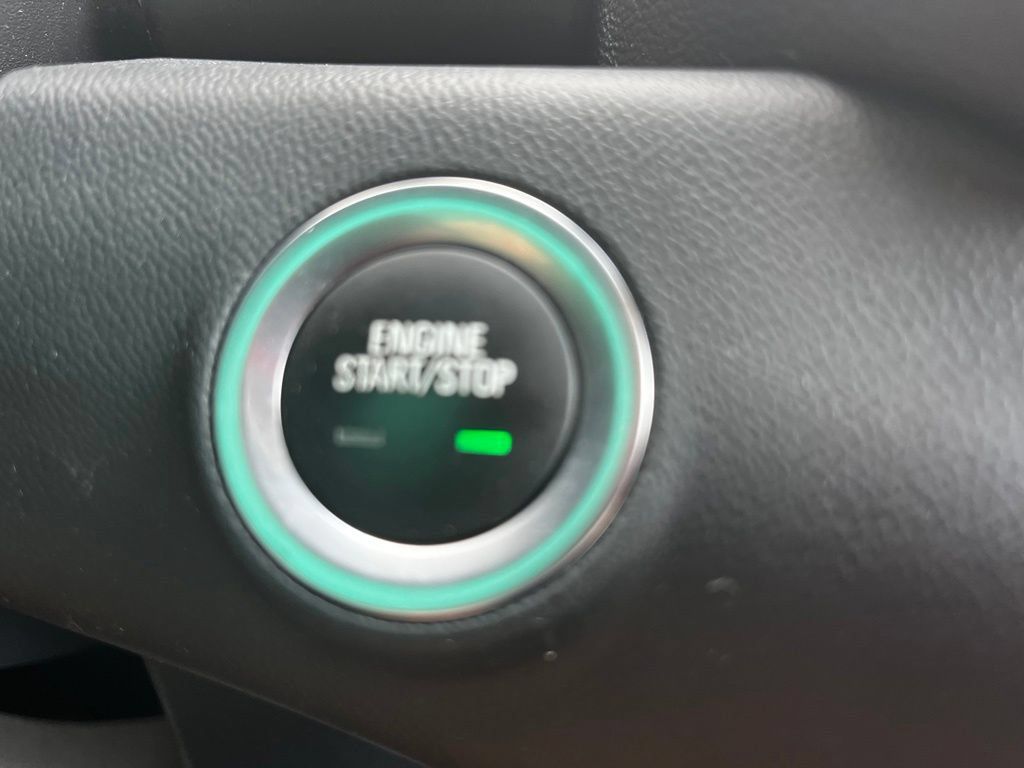 Used 2023 GMC Terrain SLT AWD/4WD image 16