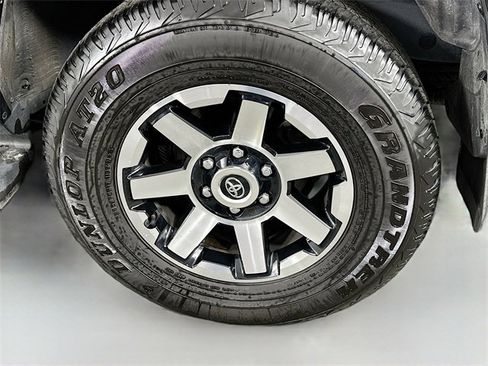 Used 2024 Toyota 4Runner TRD Off-Road image 28