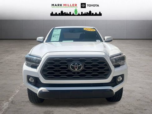 Used 2020 Toyota Tacoma TRD Off-Road w/ TRD Premium Off Road Package AWD/4WD image 9