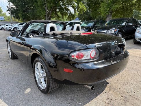 Used 2006 MAZDA MX-5 Miata Touring RWD image 5