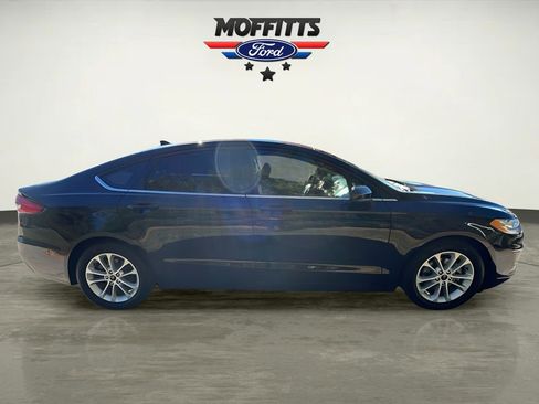 Used 2020 Ford Fusion SE image 4