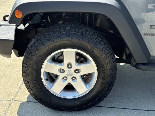 Used 2014 Jeep Wrangler Sport w/ Quick Order Package 24S AWD/4WD image 4