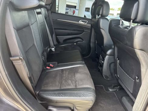 Used 2021 Jeep Grand Cherokee Laredo X image 9