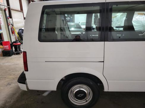 Used 1999 Chevrolet Astro 2WD image 4