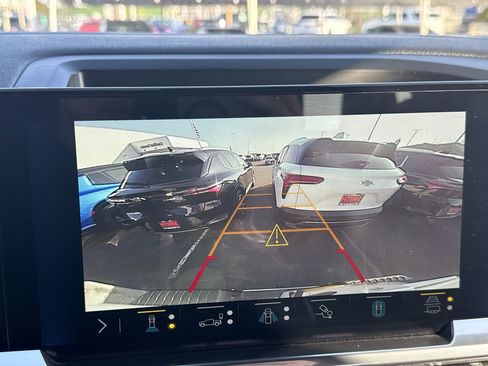 Used 2022 Chevrolet Silverado 1500 LTZ w/ LTZ Premium Package image 13