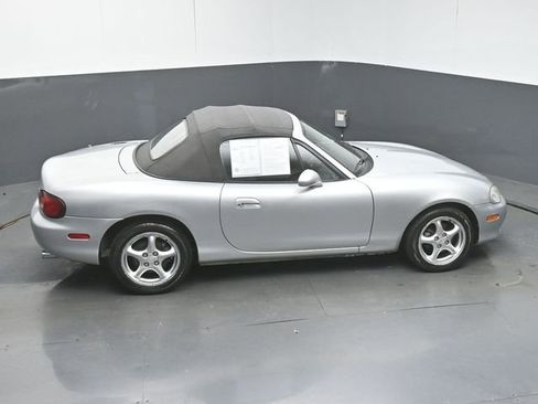 Used 2002 MAZDA MX-5 Miata image 43