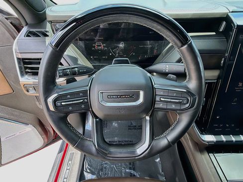 Used 2025 GMC Yukon Denali Ultimate AWD/4WD image 42