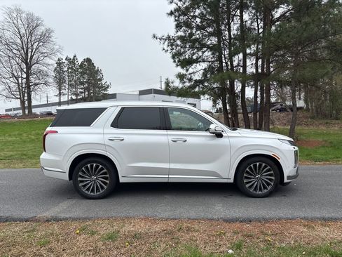 Used 2024 Hyundai Palisade Calligraphy image 4