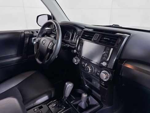 Used 2020 Toyota 4Runner Venture image 29