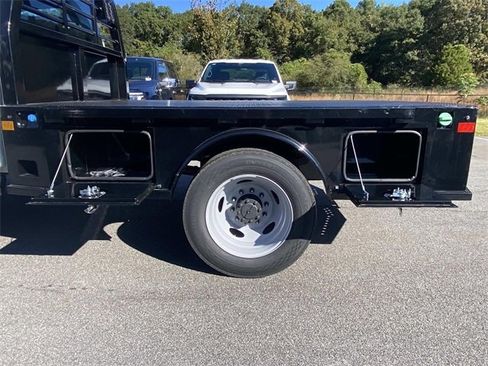 New 2026 Ford F450 XL w/ XL Chrome Package image 6