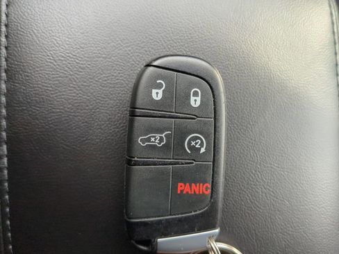 Used 2021 Jeep Grand Cherokee Laredo X image 33