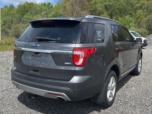 Used 2016 Ford Explorer XLT w/ Equipment Group 202A AWD/4WD image 4