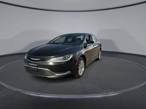 Used 2016 Chrysler 200 Limited w/ Anniversary Edition FWD image 4