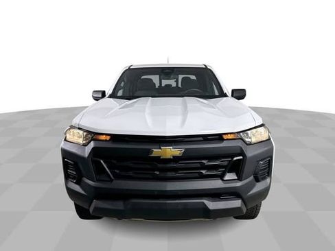 Used 2023 Chevrolet Colorado W/T w/ WT Convenience Package II AWD/4WD image 3