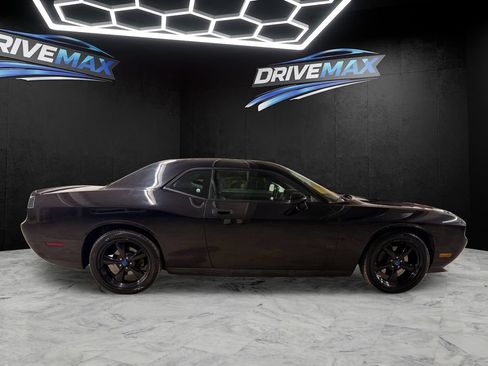 Used 2010 Dodge Challenger R/T w/ Mopar 10 Pkg RWD image 4