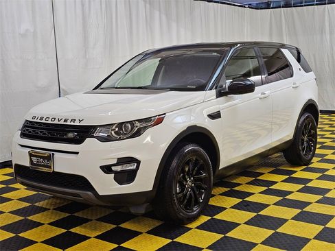 Used 2019 Land Rover Discovery Sport SE image 7