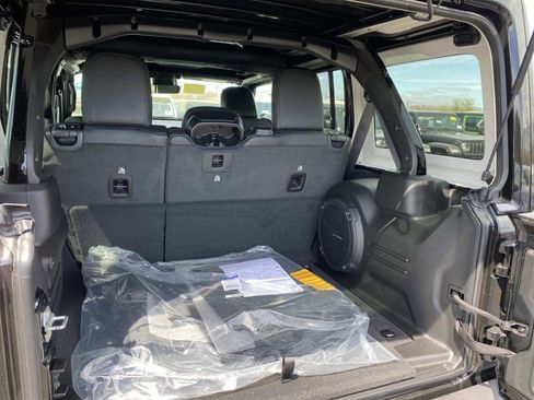 New 2026 Jeep Wrangler Unlimited Sahara AWD/4WD image 5
