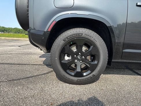 New 2025 Land Rover Defender 90 X-Dynamic SE image 20