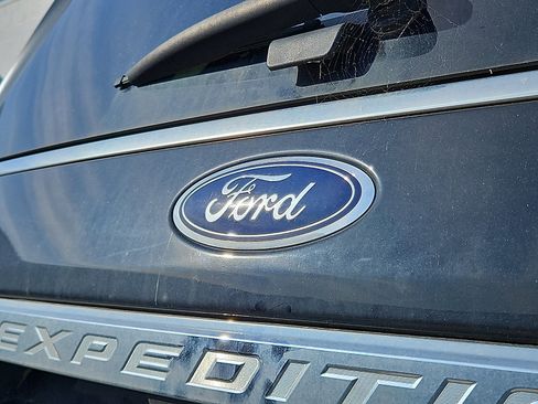 Used 2020 Ford Expedition Max XLT w/ Equipment Group 202A AWD/4WD image 9