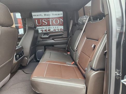 Used 2024 GMC Sierra 2500 Denali w/ Denali Reserve Package AWD/4WD image 13